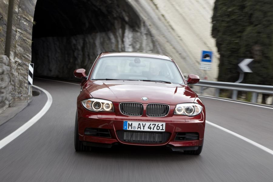  BMW 1-Series Coupe 2011 года  (фото 30 из 77)